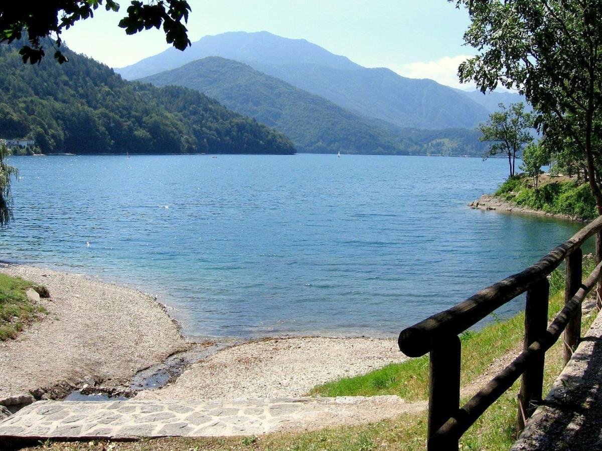 Belvilla By Oyo Villa Etti Bilo - Fronte Lago مولينا دي لادرو المظهر الخارجي الصورة