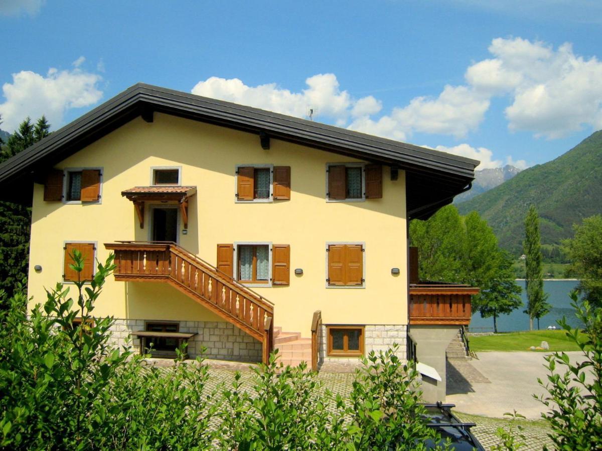 Belvilla By Oyo Villa Etti Bilo - Fronte Lago مولينا دي لادرو المظهر الخارجي الصورة